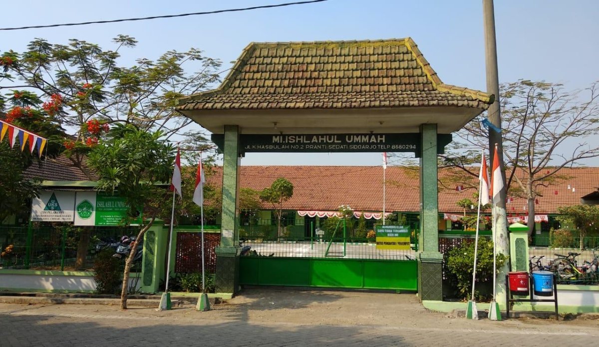 Gedung Madrasah Ibtidaiyah Ishlahul Ummah